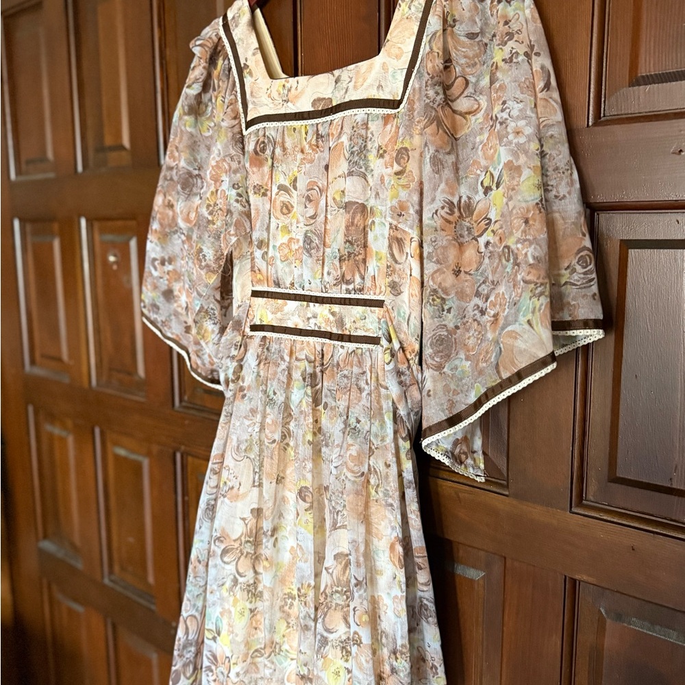 Vintage Candi Jones California Women’s 9 Cottage core dress. Lace, floral
